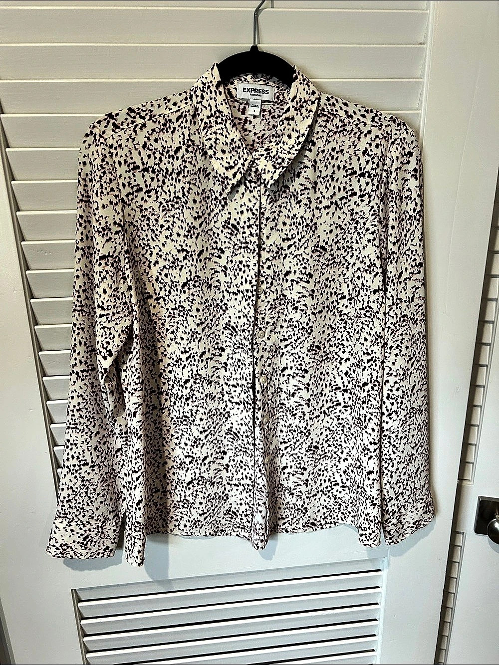 Express Portofino Shirt Animal Print Button Down White & Burgundy Medium